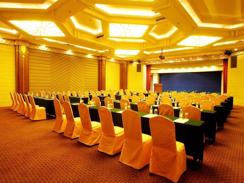 Jin Jiang Park Hotel Шанхай Экстерьер фото